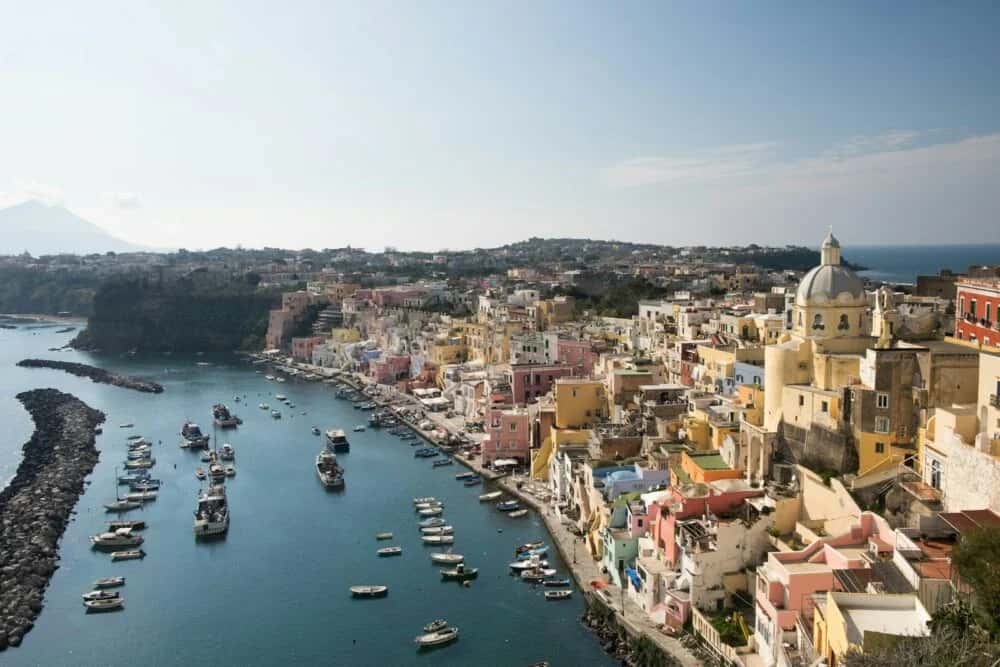 Procida: Ein Städtetrip in die bunte Inselidylle Italiens