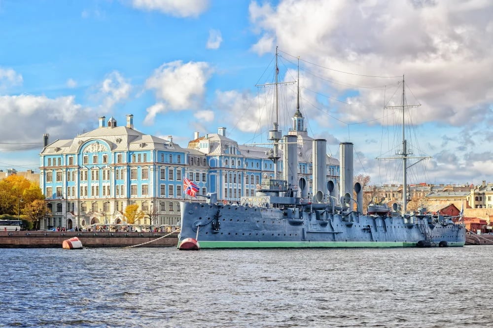 St. Petersburg, Russland, Kreuzer Aurora, das Schlachtschiff löste 1917 die Große Kommunistische Oktoberrevolution aus