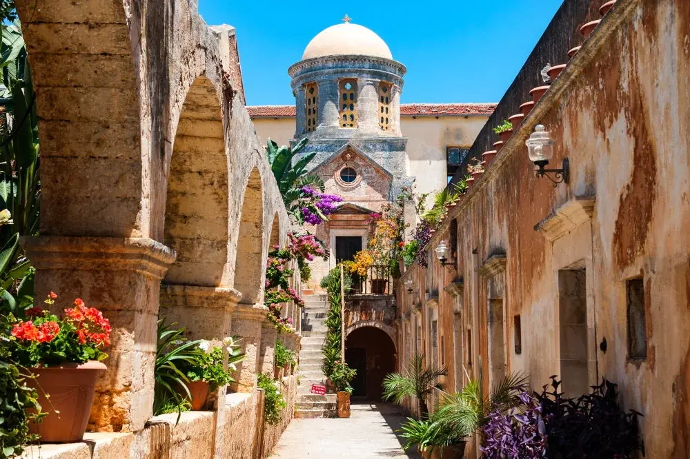 Agia Triada Kloster - kleine archöologische Städte mit beeindruckenden Funden