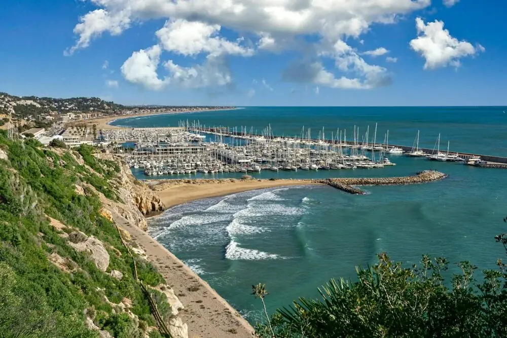 Castelldefels: Mediterraner Charme und Strandgenuss vor den Toren Barcelonas