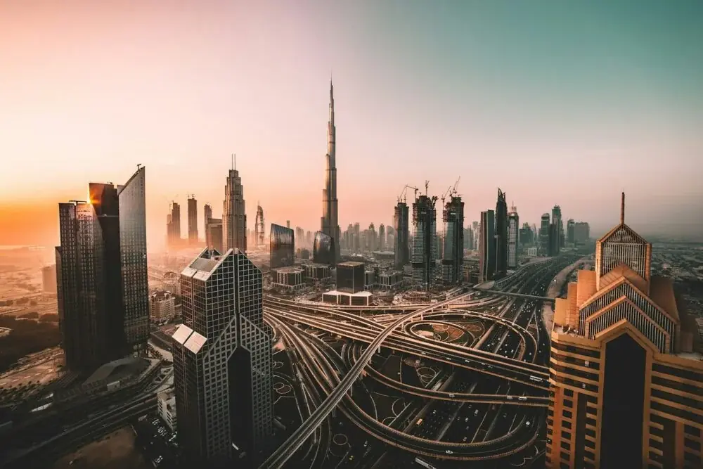 Dubai: Zwischen Wüstenglamour und Wolkenkratzer-Wunder