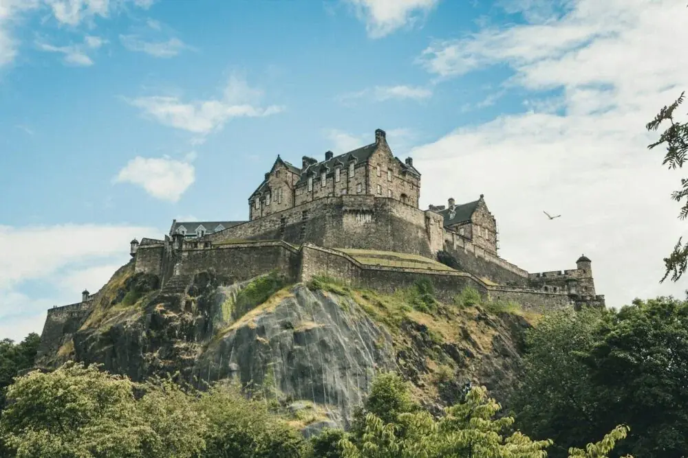 Edinburghs Festungszauber: Ein Städtetrip in Schottlands Herz