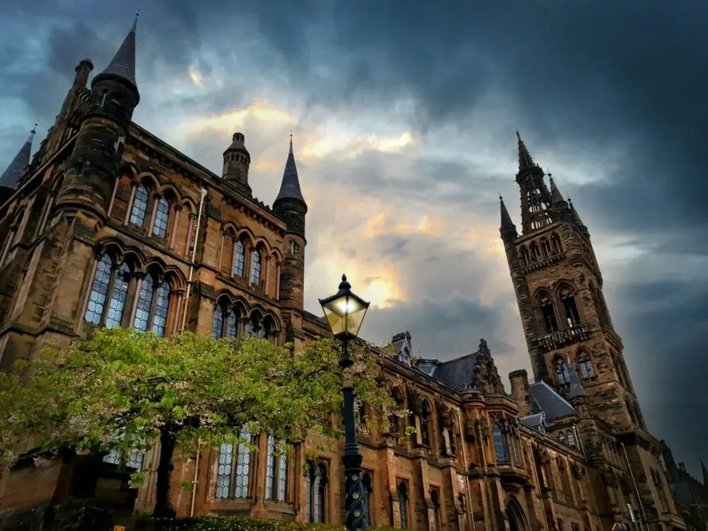 Glasgow erleben: Ein Streifzug durch die Architekturperlen der Clyde-Stadt