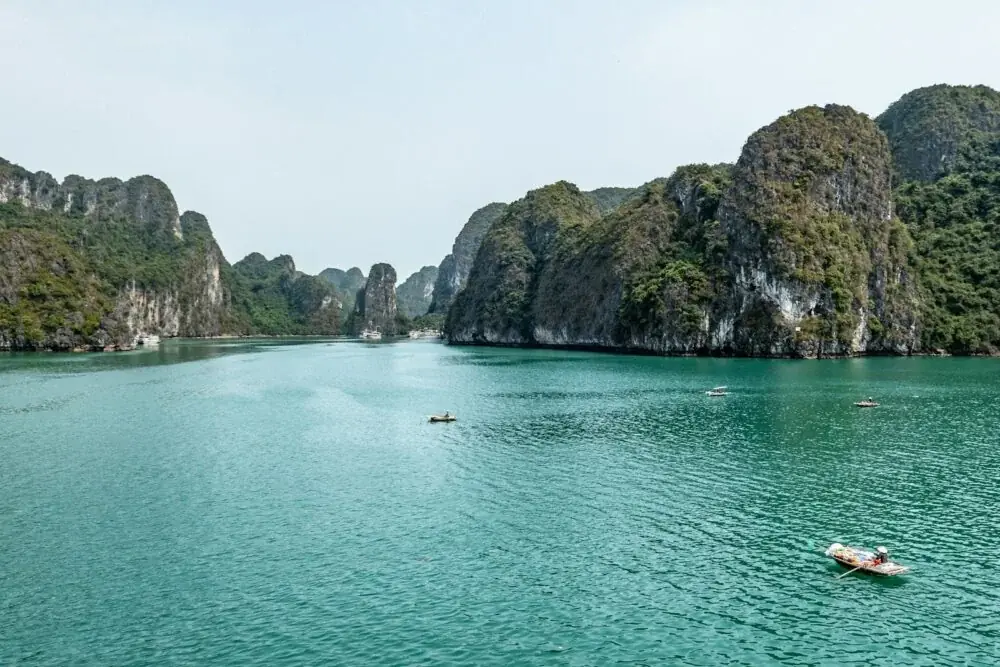 Hạ Long Entdecken: Ein Städtetrip zu den Legendären Kalksteininseln