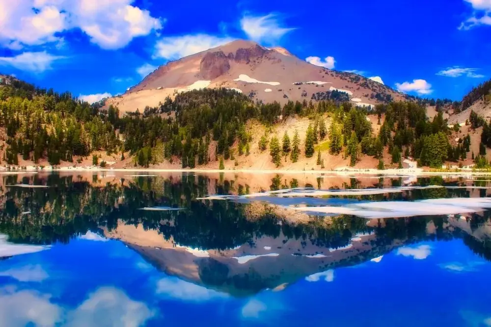 Lassen Volcanic Nationalpark - beeindruckende Landschaft rund um den Lassen Vulkans nördlich von Sacramento