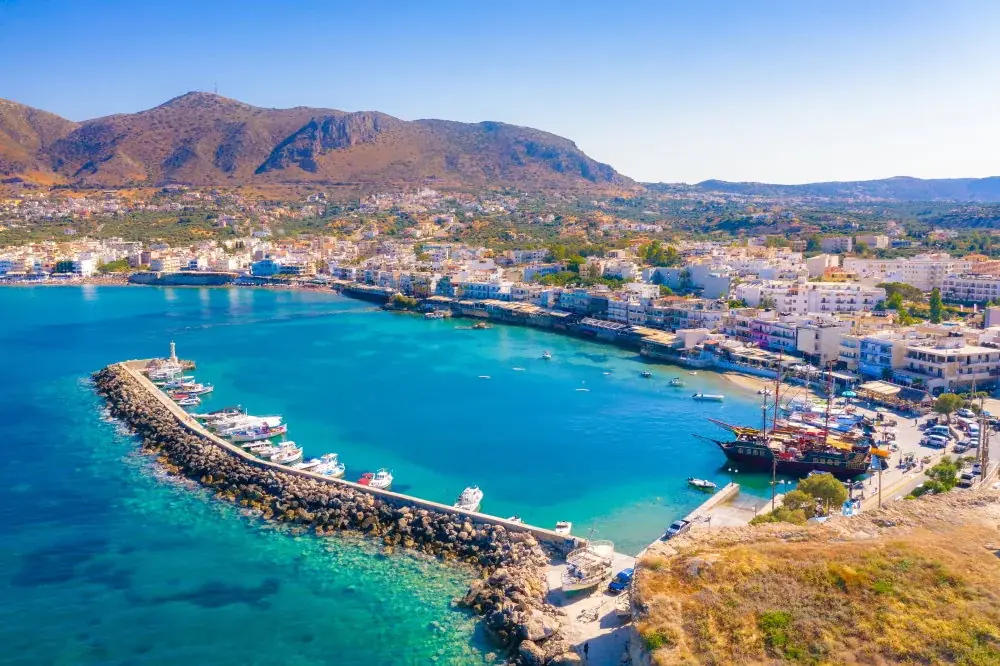 Limin Hersonissos, Kreta als Reiseziel für Nachtschwärmer