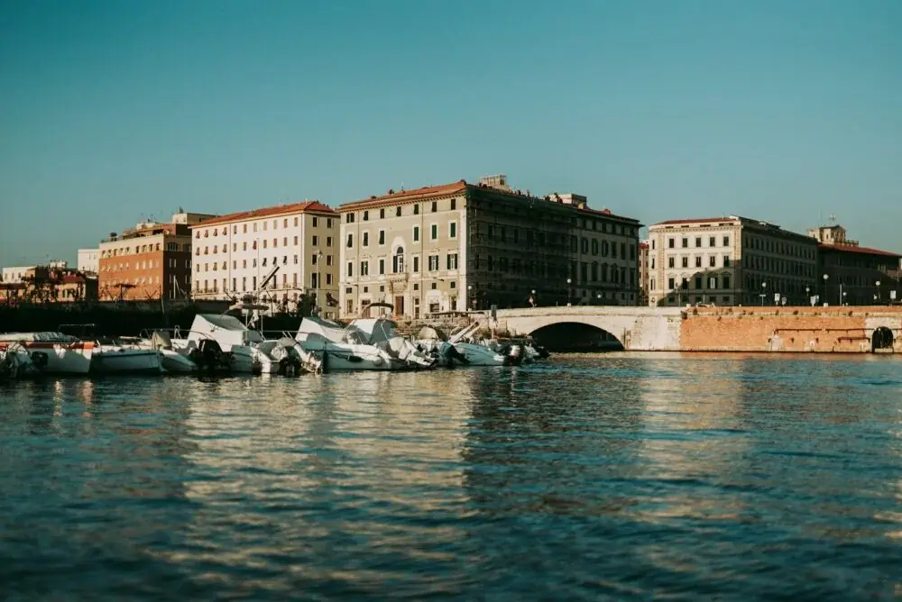 Livorno entdecken: Hafenflair und toskanische Genüsse